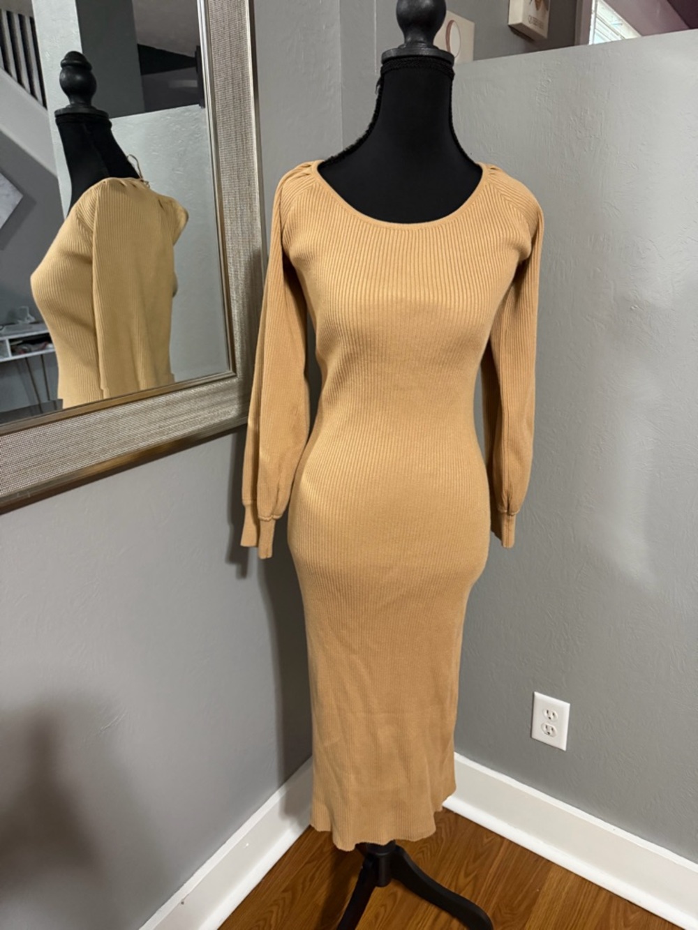 Olia Ribbed Scoop Neck Neutral Midi Dress Size Large.